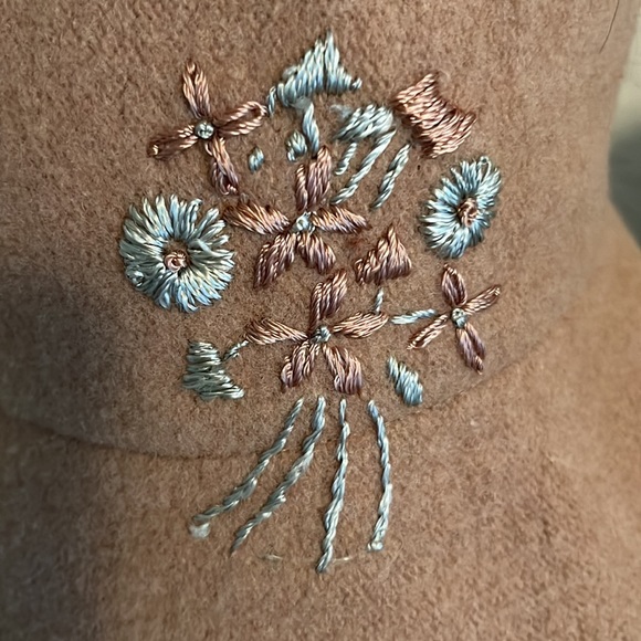 Nine West bucket hat. - Picture 2 of 6